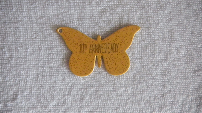 Paper hangtag with matt finish