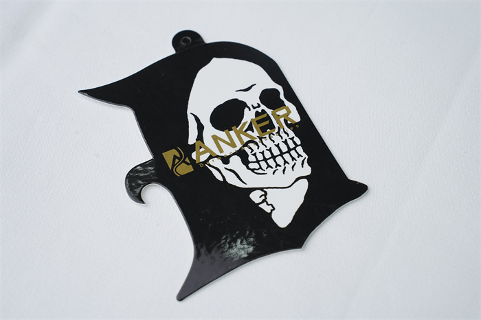 Paper hangtag with glossy finish