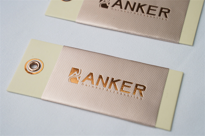 Paper hangtag with foiling