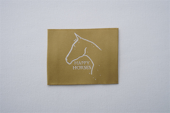 Woven Label with straight cut