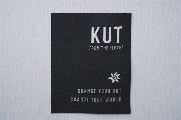 Woven Label with straight cut