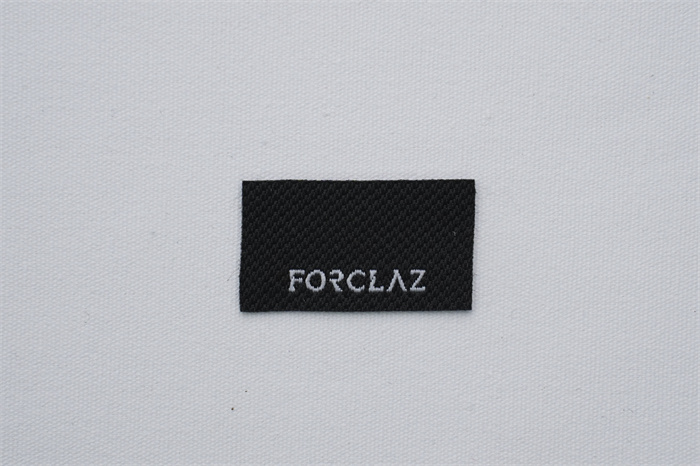 Woven Label with straight cut