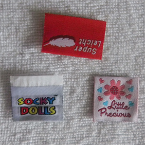 Woven Label with loop fold