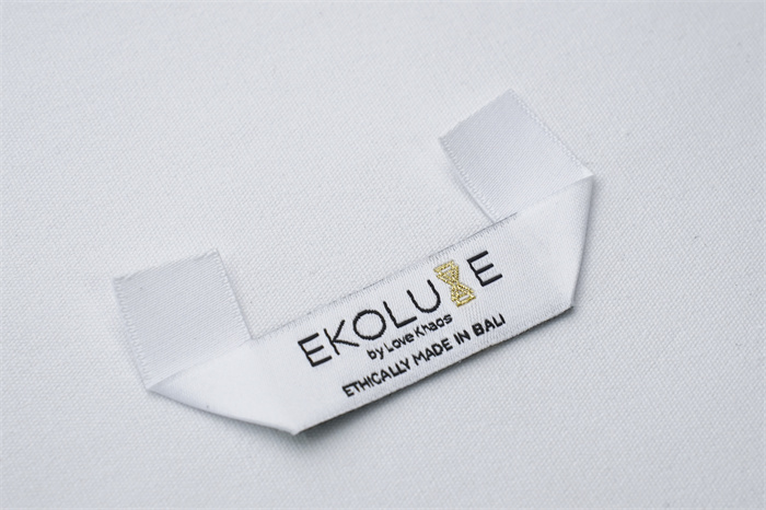 Woven Label with end fold